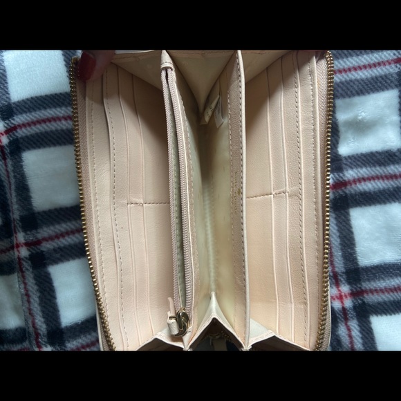 PreLoved Kate Spade Wallet - Picture 4 of 4